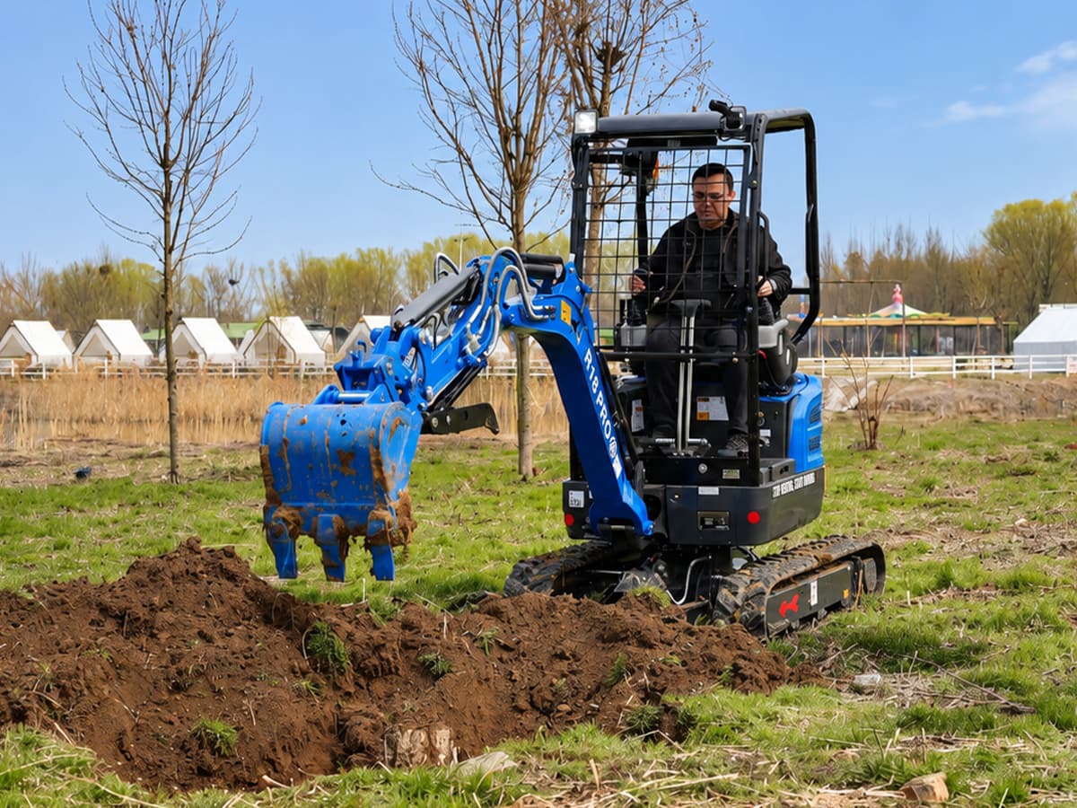 Chinese mini excavator.jpg