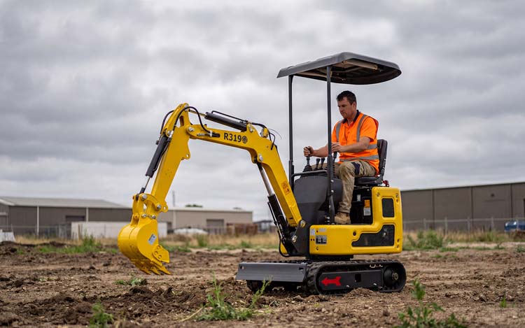 mini excavator.jpg mini excavator.jpg